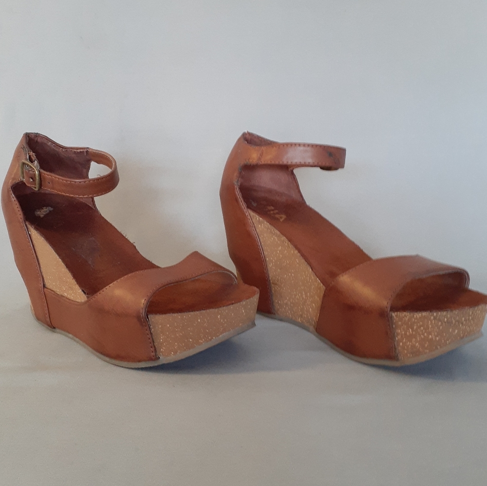 Mia Brown Corkscrew Wedges